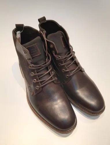 Bullboxer Stiefelette Leder - Braun - Größe 41 - Robuste und bequeme Stiefelette aus hochwertigem Leder mit praktischem Reißverschluss. Ideal für stilvolle Auftritte und den täglichen Einsatz.