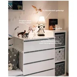 Happy Lamps HL10011 Ben der Waschbär - Coole Tischlampe - Stehleuchten – Ben bringt mit seinem einzigartigen Comic-Look und angenehmem Licht Freude in jedes Zimmer. Sicher und handgefertigt, perfekt für Kinder und Erwachsene!