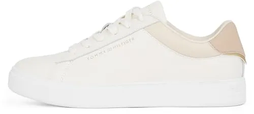 Tommy Hilfiger Damen Court Sneaker Essential Low Top, Beige (Sugarcane) - Damen-Sneaker mit stylischem Metallic-Einsatz und ikonischem Tommy Hilfiger-Logo, perfekt für einen modernen Look im Alltag.