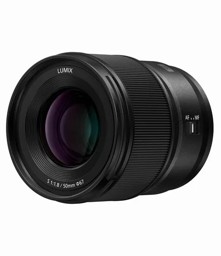Panasonic S-S50E LUMIX S 50mm Objektiv - Objektive für Spiegelreflexkameras, lichtstarkes F1.8 für brillante Aufnahmen bei schwachem Licht und wetterfeste Konstruktion für vielseitigen Einsatz.