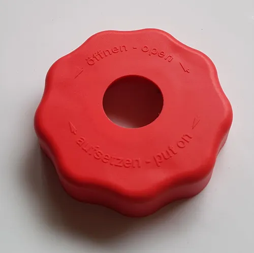 Easy-DrehFix Aufschraubhilfe Flaschenöffner (Rot) - Sonstige Küchenhelfer – Ergonomische Öffnungshilfe mit Anti-Rutsch-Technik, ideal für Kinder und Senioren, um Flaschen und Gläser mühelos zu öffnen.