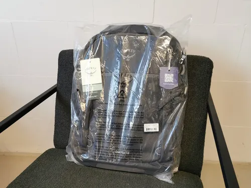 Osprey Daylite Travel Pack 35 black (550) O/S - Osprey Rucksäcke, ideal für Reisen mit einem leichten Gewicht von nur 921g für müheloses Tragen.