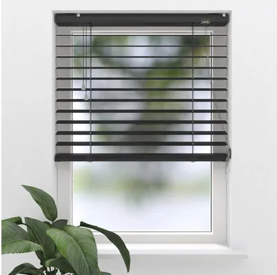 SOLUNA Alu-Jalousie schwarz matt 50 mm 60x180 cm - Garten-Sonnenschutz Zubehör, blickdicht und idealer Sichtschutz für Wohnräume mit breiten 50 mm Lamellen, die eine flexible Lichtsteuerung ermöglichen.
