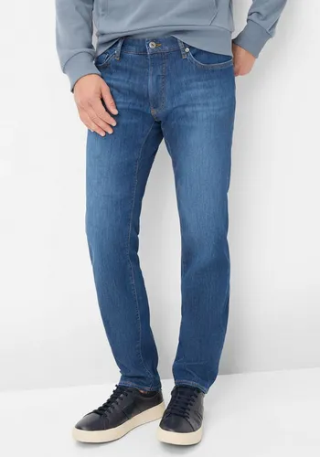 Brax 5-Pocket-Jeans CHUCK Hi-Flex Light - Softer Sommerdenim blau 32 - Moderne 5-Pocket-Jeans aus softer Sommerdenim, ideal für warme Tage. Bequeme Passform und hoher Tragekomfort dank Hi-Flex Light Technologie.