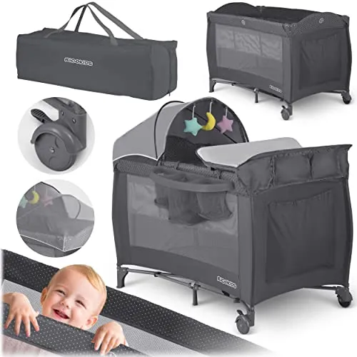 Ricokids Reisebett Baby Mit Matratze 125 x 65 x 78 cm Kinderreisebett Babybett Bis 15 kg 2 Räder Mit Bremsen Seiteneingang Transporttasche Wiegefunktion Spielbogen Wickeltisch Faltbar Anthrazit
