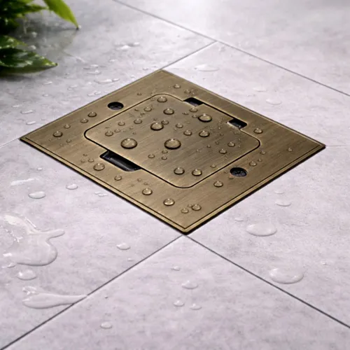 Edelstahl Einbausteckdose IP44 mit Klappdeckel – Serie AP-1 in gold von ADAKAT