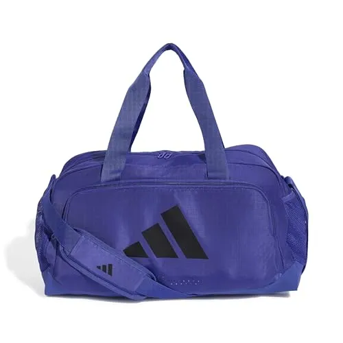 adidas Damen Defender Duffle Small Sporttasche, Pure Purple/Black - Praktische Sporttasche mit 31,2 L Volumen, ideal für Fitness und Freizeit. Hergestellt aus 100% recyceltem Polyester für umweltbewussten Einsatz.