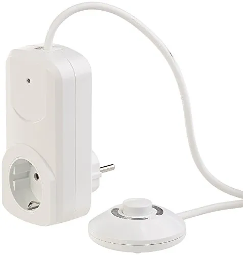 Produktbild revolt Stecker Mit Schalter: Schaltbare 230-Volt-Steckdose mit praktischen Fußschalter