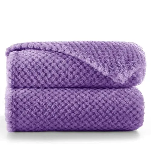 DecoKing Kuscheldecke 170x210 cm violett – Weiche Microfaser Wohndecke