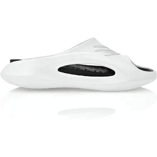 PLEIN SPORT Flache Gummisandalen Strandschuh weiß 42-43 EU - Moderne flache Gummisandalen in Größe 42-43, ideal für den Sommer. Mit ihrem eleganten Design sind sie der perfekte Begleiter für Strand und Freizeit.