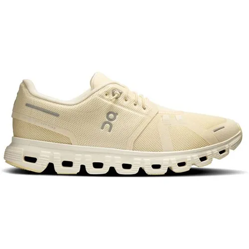 On Cloud 6 Damen-Sneaker - Castor/Ivory Größe 40 - Damen-Sneaker mit langlebigen Materialien und Step-in-Komfort für ein angenehmes Tragegefühl. Ideal für aktive Frauen, die Wert auf Nachhaltigkeit legen.