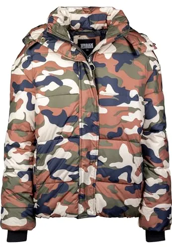 Urban Classics Damen Boyfriend Camo Puffer Jacket - Stylische Funktionsjacke - Funktionsjacke mit coolem Camo-Design, hochschließendem Reißverschluss und zwei praktischen Taschen. Ideal für trendbewusste Damen, die Style und Funktionalität vereinen möchten.