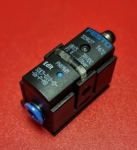 Festo Drucksensor SDE5-D10-0-Q6-P-M8  !!! NEU !!! von Festo