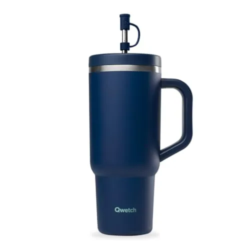 QWETCH Travel Cup – Thermobecher 900ml mit Strohhalm & Henkel – 48h Eisgekühlt / 12h Kalt – Isolierbecher aus recyceltem Edelstahl – Auslaufsicherer Schraubdeckel – Quencher Style – Schwarz