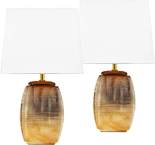 BRUBAKER 2er Set Tisch- oder Nachttischlampen - Eleganz in Gold und Weiß - Tischlampen mit goldenen Keramiksockeln und weißen Schirmen, ideal für stilvolle Beleuchtung im Schlafzimmer oder Wohnzimmer.