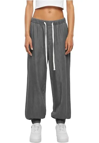 Urban Classics Damen Sporthose - Ladies Light Denim Jogpants - Sport-Jogginghosen für Damen mit entspannter Loose Fit Passform und modischem Tapered Design, ideal für maximale Bewegungsfreiheit und vielseitige Kombinationen.