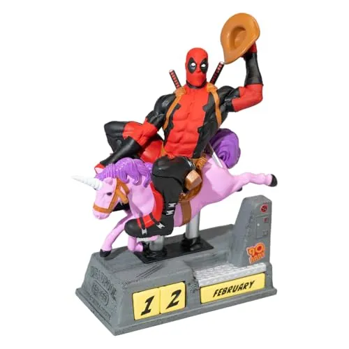 Grupo Erik Ewiger Kalender Marvel Deadpool Figur - Tischkalender & Zubehör mit einzigartiger 3D-Darstellung, handgefertigt und ideal als stylische Büro Deko für Marvel Fans.