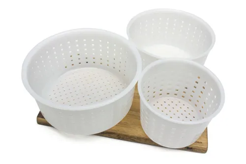 Set für die Käseherstellung | 3 Käseformen verschiedener Größe | mit Brettchen