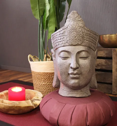 Blumentopf Buddha Kopf - Groß und Frostsicher - Garten-Zubehör mit asiatischem Flair, frostfester Kunststein-Pflanztopf in Buddha-Kopf-Form, ideal für Innen- und Außenbereich.