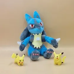 Pokémon Center Kuscheltier Lucario - Kuscheltiere, original Pokémon Center Japan Produkt, ideal für Sammler und Fans ab 15 Jahren, Größe: 15.5×14×13.5cm