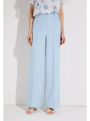 MORE&MORE elegante Anzughose für Damen - Diese fließende Businesshose von MORE & MORE überzeugt mit weitem Bein und Bügelfalte. Sie bietet hohen Tragekomfort und vielseitige Kombinationsmöglichkeiten für jeden Anlass.
