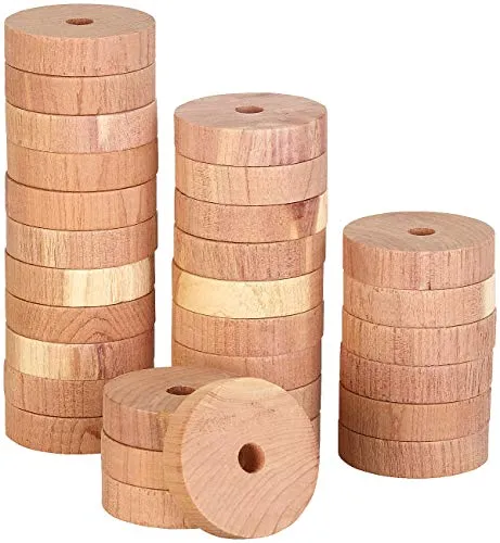 infactory Mottenschutz: Mottenringe aus Zedernholz im 30er-Set, passend für alle Kleiderbügel (Insekten-Mittel, Motten-Abwehr, Insektenvernichter)
