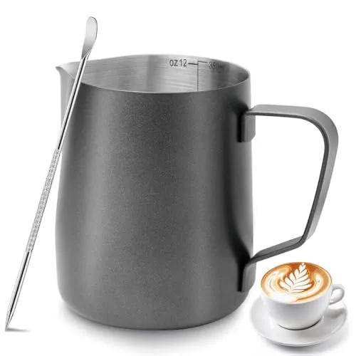 Milchkännchen-350ml/12oz Milchkanne Edelstahl mit Messung Mark Und Latte Art Pen, Kaffee Creamer Milch Aufschäumer Kännchen Tasse für Cappuccino, Espresso, Latte, Perfekt für Kaffeeliebhabe(Schwarz)