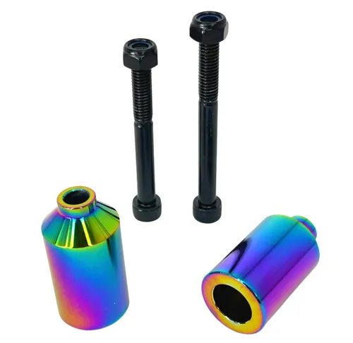 Blunt Stunt Scooter Pegs Alu/Chrome - Hochwertige Aluminium-Pegs für Stunt-Scooter. Leicht und robust, ideal für anspruchsvolle Tricks. Lieferumfang: 2 Pegs mit Achsen und selbstsichernden Muttern.