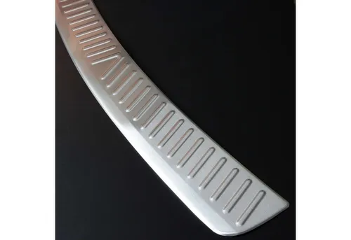 RECAMBO Ladekantenschutz für VW PASSAT B5 VARIANT - Abdeckblenden mit hochwertigem V2A Edelstahl für perfekten Schutz und exklusive Optik. 100% passgenau dank 3D-Passform, einfache Montage mit Spezialklebeband.