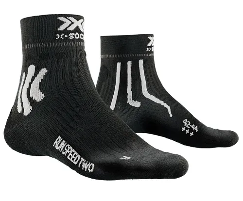 X-Socks Laufsocke Run Speed Two 4.0 schwarz/weiß Herren, Größe 42-44 - Die X-SOCKS RUN SPEED TWO 4.0 sorgen für optimalen Komfort beim Laufen. Mit innovativen Belüftungs- und Schutzfunktionen sind sie ideal für Mittel- und Langstreckenläufe geeignet.