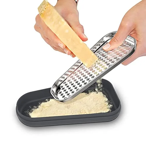 CÉCOA - 3-in-1 Parmesan-Box, Parmesan Reibe enthalten, Reibe, gießen und speichern Sie Ihren Parmesan, Käsebox, Käselagerung, zufällige Farben