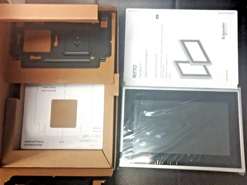 Ritto Video Innenstation RGE2087750 - Haus-Alarmanlagen: 7 Zoll Video Innenstation in Schwarz mit Smartphone-Anbindung für einfachen Zugang und Kontrolle.