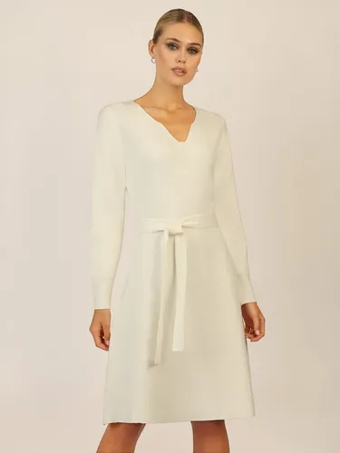 Apart Strickkleid mit V-Ausschnitt in weiß von Apart