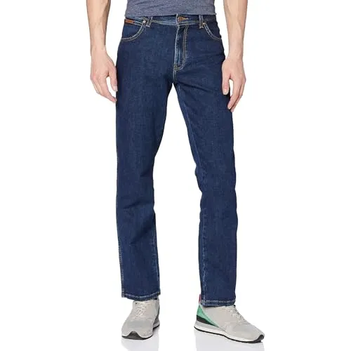 Wrangler Herren-Jeans Texas, Regular Fit, Straight Leg - Bequeme Wrangler-Jeans in Darkstone, Regular Fit und geradem Bein. Ideal für jeden Anlass, mit 5 Hosentaschen und typischen Wrangler-Details. Hochwertige Baumwolle für angenehmen Tragekomfort und einfache Pflege.