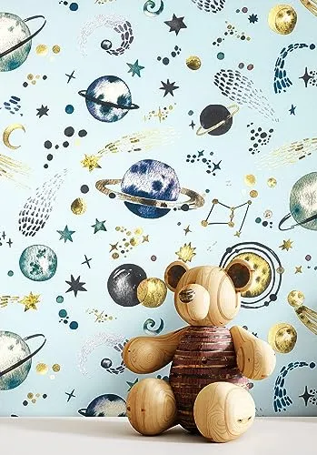 Newroom Vliestapete, Blau - Verspielt mit Galaxie Design für Kinderzimmer - Tapeten für Kinderzimmer, robust und strapazierbar, schaffen eine kindgerechte Atmosphäre mit süßem Galaxie-Design in Hellblau und Gold.