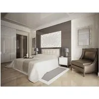 näve Tischleuchte Talia - Moderne Nachttischleuchte mit Keramiksockel - Schicke Nachttischleuchte mit einem stilvollen Keramik- und Textil-Materialmix. Ideal für gemütliche Beleuchtung, Fuß in elegantem Grau und Naturtönen.