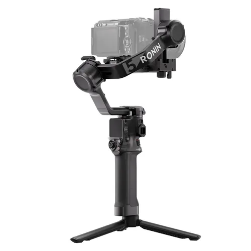 DJI RS 5 Kamerastabilisator - Der DJI RS 5 sorgt für stabile Aufnahmen mit fortschrittlicher Stabilisierungstechnologie. Der verbesserte Touchscreen ermöglicht eine einfache Motivwahl, ideal für kreative Projekte.