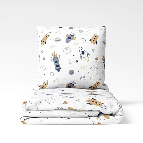 Kinderbettwäsche Space Weltall-Abenteuer mit Rakete 135x200 cm - Bettwäsche-Set für Kinder im Raketen-Design, aus 100% Baumwolle in Renforcé-Qualität, hautsympathisch und pflegeleicht – für süße Träume im Weltall!