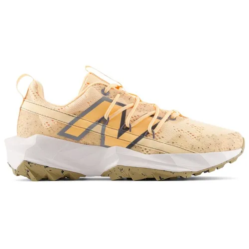 New Balance Trail Model WTTR 2EL - White Peach Neptune Grey - Vielseitiger Trailrunning-Schuh mit optimalem Halt und frischem Design. Robuste Konstruktion für anspruchsvolle Outdoor-Aktivitäten, erhältlich in den Größen 36.5 und 41 EU.