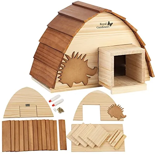 Royal Gardineer Igelhotel: Wetterfestes Igelhaus mit Schindeldach aus Echtholz, Bausatz (Igelhaus-Bausatz Kinder, Baukästen, Insektenhotel)