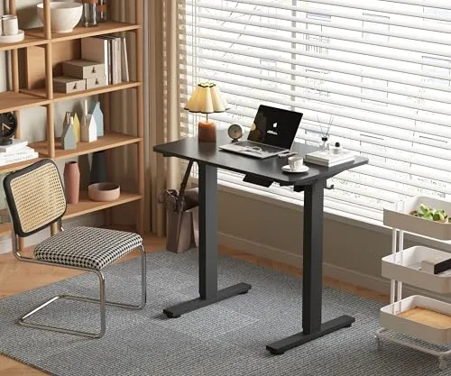 Worktrainer MiniDesk Schwarz - Höhenverstellbarer Schreibtisch mit Memory-Steuerung - Schreibtisch für ergonomisches Arbeiten im Homeoffice, elektrisch höhenverstellbar von 73–118 cm, ideal für kleine Räume und modernes Design.