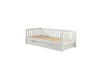 Kojen Bett Fritz mit Sprossenumrandung - Kinderzimmermöbel, schickes Kojen Bett aus massiver Kiefer, weiß lackiert, inklusive Bettschublade und Rolllattenrost für optimalen Schlafkomfort.