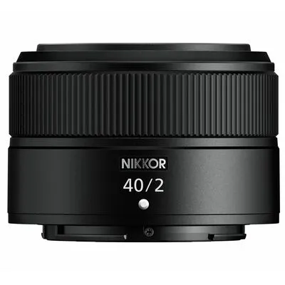 Nikon Z 40 mm 1:2.0 Schwarz - Kompaktes Weitwinkelobjektiv, hohe Abbildungsleistung für natürliche Porträts und beeindruckende Detailtreue