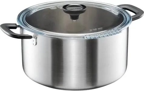 Fiskars Kasserolle mit Deckel 7L – Functional Form - Kasserolle mit 7 Litern, ideal für Suppen und Eintöpfe. Hergestellt aus 90% recyceltem Edelstahl, hitzebeständige Griffe und Spülmaschinenfest. Perfekt für nachhaltige Küche!