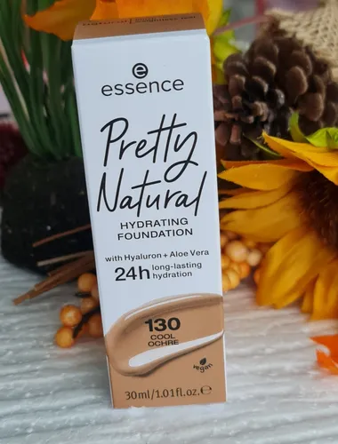 essence Pretty Natural Hydrating Foundation 24h / Nr 130 Cool Ochre neu