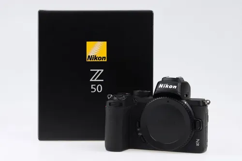 Nikon Z 50 KIT DX 16-50 mm - 20,9 MP Systemkamera, 4K UHD Video und schneller Hybrid-AF für kreative Fotografie