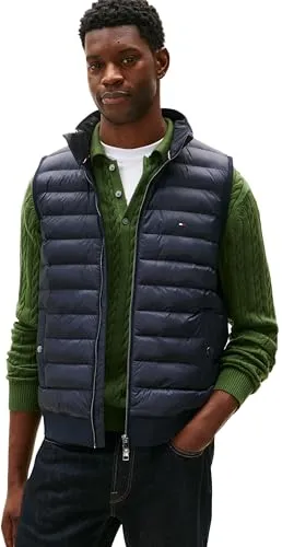 Tommy Hilfiger Herren Mix Media ESS RWB Vest MW0MW41441 - Stilvolle Herrenweste von Tommy Hilfiger, ideal für lässige Outfits. Hergestellt aus hochwertigen Materialien für optimalen Tragekomfort. Perfekt für die Übergangszeit! Kategorie: Westen.