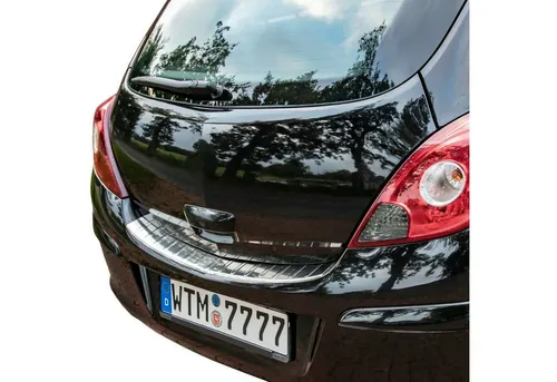 RECAMBO Ladekantenschutz für OPEL CORSA D (2006-2014) – Exklusiver Stoßstangenschutz aus V2A Edelstahl - Praktischer Kofferraumschutz für Ihr Auto. Der Ladekantenschutz bietet eine perfekte Passform und schützt die Stoßstange vor Kratzern. Hergestellt aus rostfreiem V2A Edelstahl für langlebige Qualität.