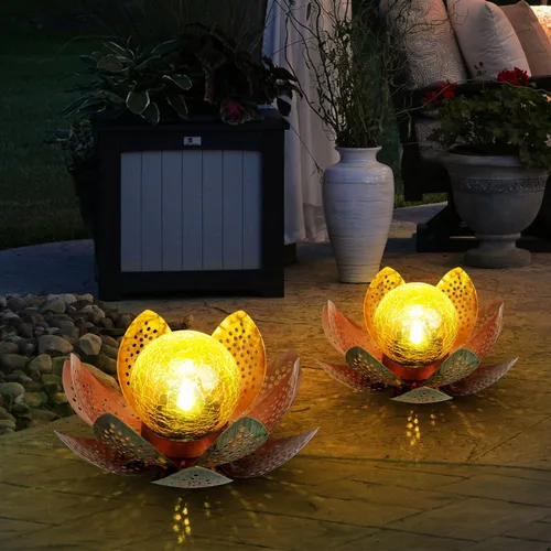 Garten Außenlampen Solarleuchte im Lotusblüten Design - Dekorative LED Solarleuchte mit amberfarbener Crackle Glaskugel, erzeugt zauberhaftes Lichtspiel und ist spritzwassergeschützt (IP44) – ideal für Garten und Terrasse, im 2er Set!