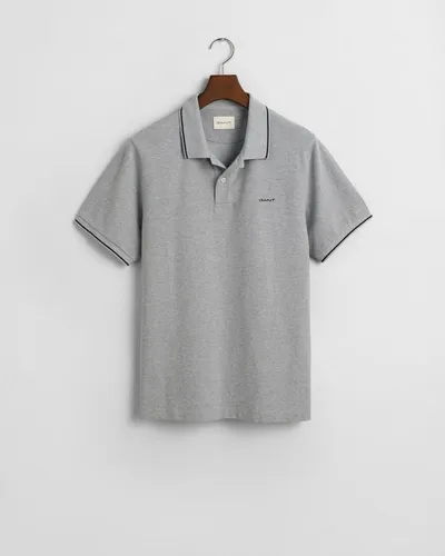 Gant Tipping Polo rosa Piqué Baumwolle - Poloshirt aus 100% atmungsaktiver Baumwolle, ideal für Sommeraktivitäten. Bequeme Passform und eleganter Zwei-Knopf-Verschluss für mühelosen Stil.